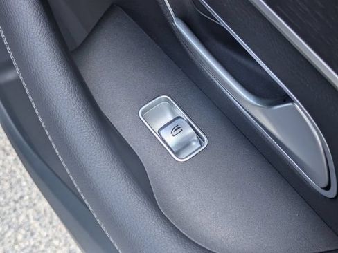 Used 2025 Mercedes-Benz GLE 350 4MATIC image 36