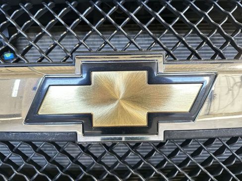 Used 2024 Chevrolet Express 2500 w/ Driver Convenience Package image 25