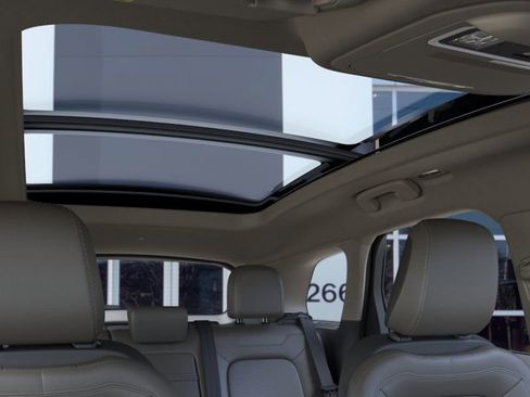 New 2025 Lincoln Corsair Premiere w/ Equipment Group 101A image 22