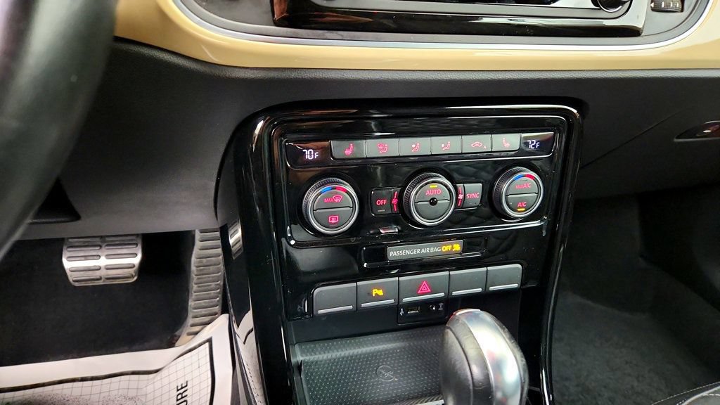 Used 2019 Volkswagen Beetle 2.0T Final Edition SEL FWD image 18
