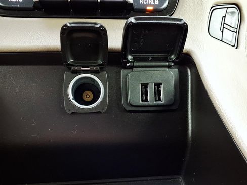 Used 2015 GMC Yukon SLT image 25