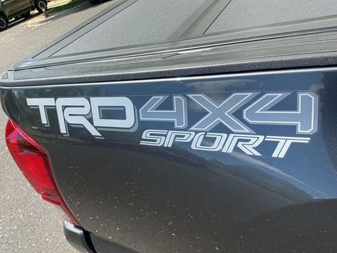 Used 2019 Toyota Tacoma TRD Sport AWD/4WD image 31