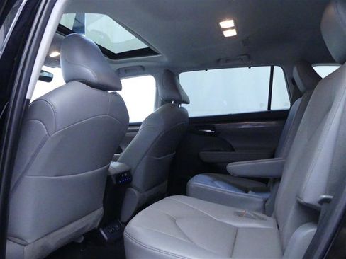 Used 2020 Toyota Highlander Limited AWD/4WD image 22