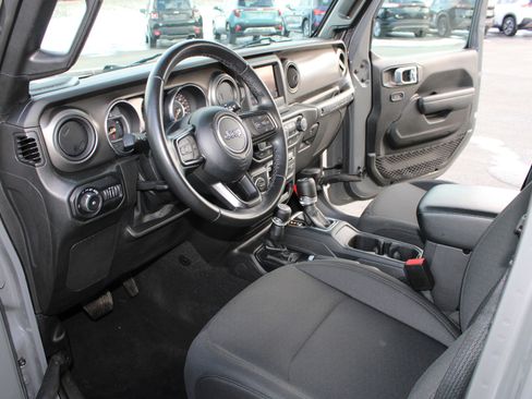 Used 2022 Jeep Wrangler Unlimited Sport image 20