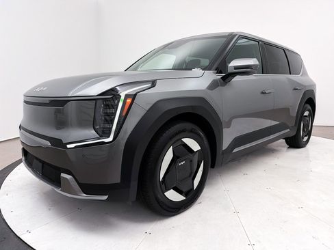 Used 2024 Kia EV9 Light Long Range image 13