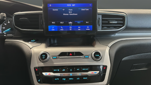 Used 2021 Ford Explorer XLT w/ XLT Sport Appearance Package AWD/4WD image 12