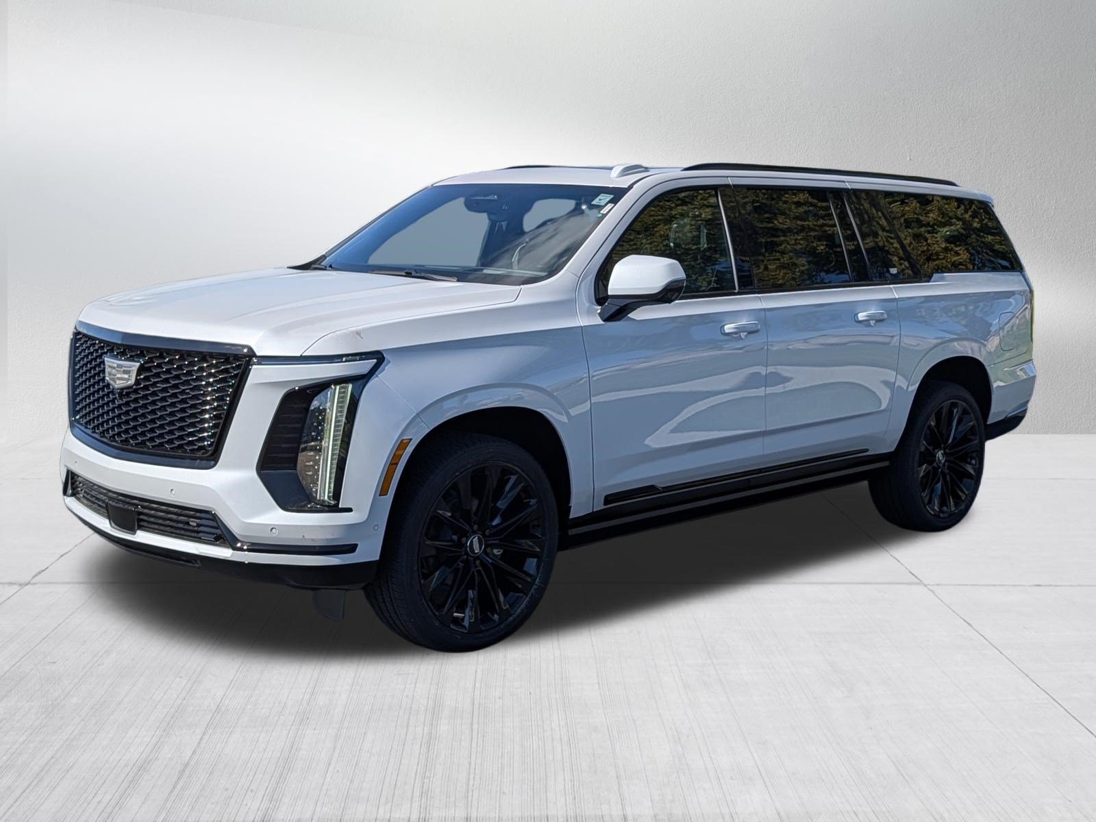 Used 2026 Cadillac Escalade ESV Platinum Sport w/ LPO, ONYX Package AWD/4WD image 3