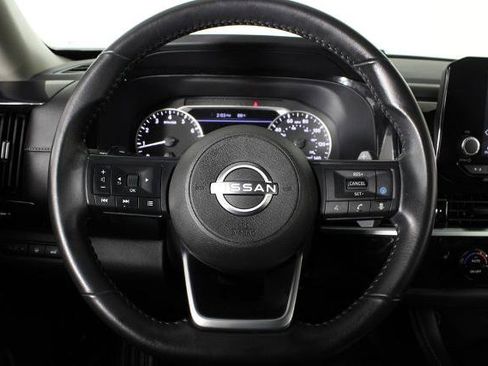 Certified 2025 Nissan Pathfinder SV FWD image 27