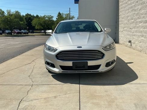 Used 2016 Ford Fusion SE w/ Equipment Group 201A FWD image 8