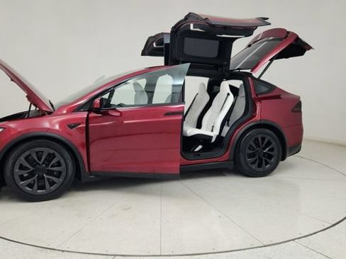 Used 2024 Tesla Model X AWD/4WD image 16