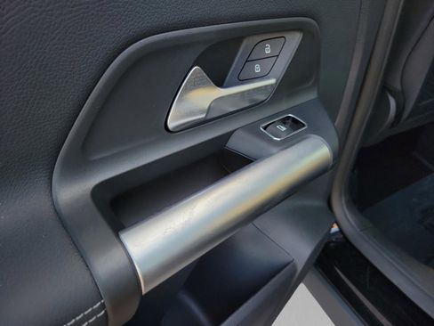 Certified 2025 Mercedes-Benz GLA 250 image 11