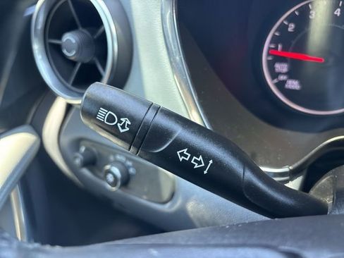 Used 2020 Chevrolet Blazer LT FWD image 34