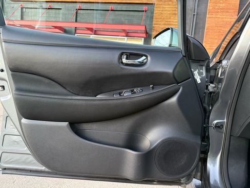 Used 2023 Nissan Leaf S image 22