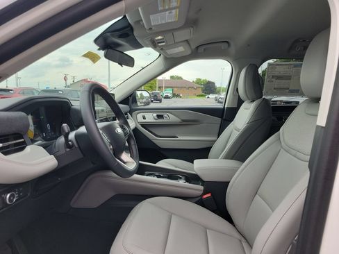 New 2026 Ford Explorer Active w/ Active Comfort Package AWD/4WD image 18