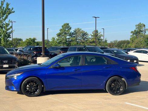 Used 2023 Hyundai Elantra SEL w/ Convenience Package FWD image 6