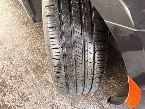 Used 2020 Chrysler Pacifica Limited w/ Advanced Safetytec Group image 47