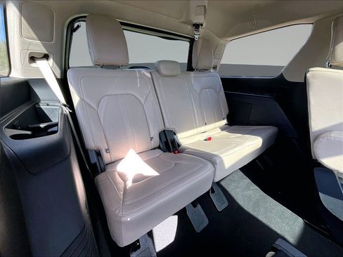 Used 2024 Ford Expedition Limited AWD/4WD image 29