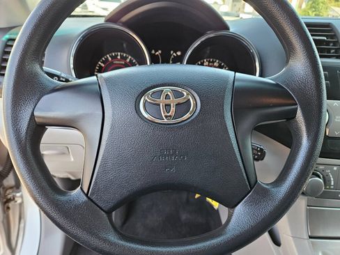 Used 2012 Toyota Highlander 4WD w/ Tow Pkg image 20
