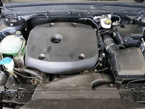 Used 2022 Volvo XC40 T5 Momentum image 48