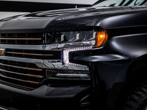 Used 2021 Chevrolet Silverado 1500 High Country w/ Technology Package image 14