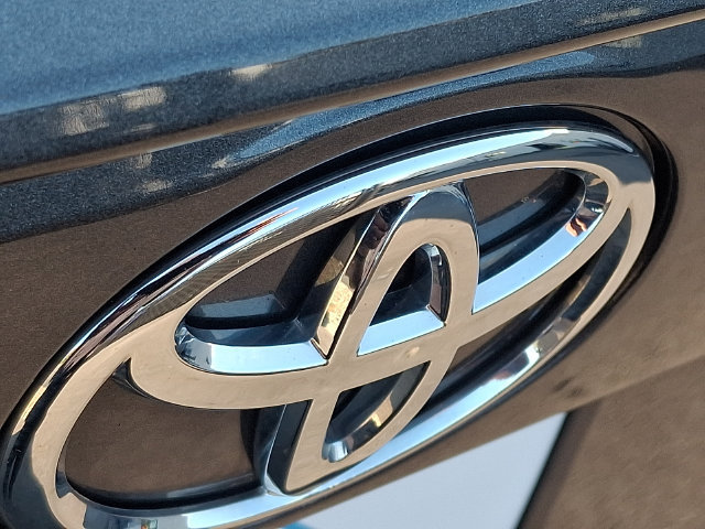 Used 2023 Toyota RAV4 LE AWD/4WD image 29