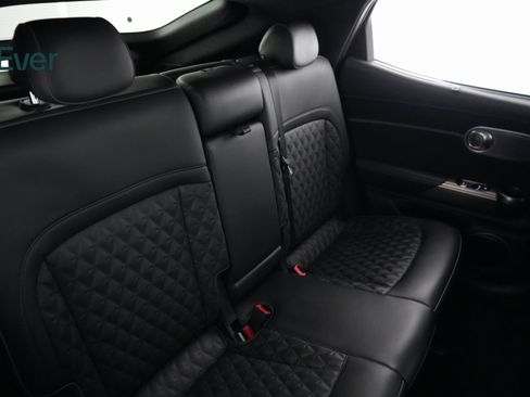 Used 2023 Genesis GV60 Performance image 9