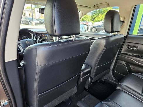 Used 2018 Mitsubishi Outlander SEL AWD/4WD image 15