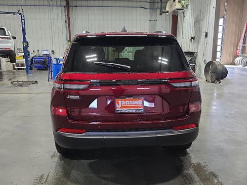 New 2026 Jeep Grand Cherokee Limited w/ Limited Altitude Package image 4