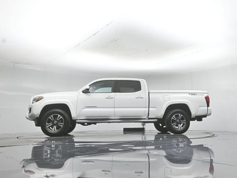 Used 2019 Toyota Tacoma TRD Sport RWD image 53