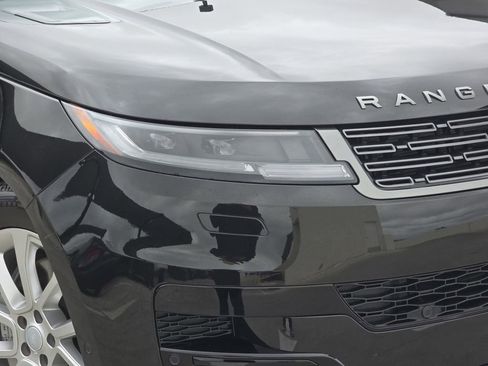 Used 2025 Land Rover Range Rover Sport image 33