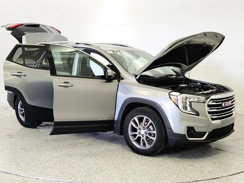 Used 2023 GMC Terrain SLT FWD image 9