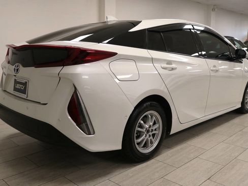 Used 2017 Toyota Prius Prime Advanced image 6