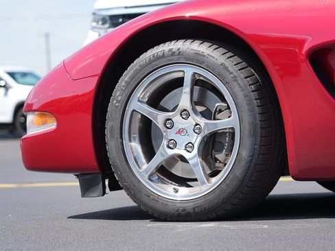 Used 2001 Chevrolet Corvette Convertible w/ Preferred Equipment Group2 RWD image 5