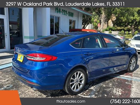 Used 2017 Ford Fusion SE FWD image 11