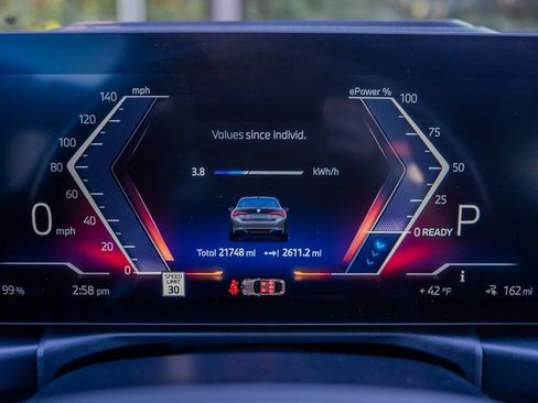 Used 2024 BMW i4 eDrive35 w/ Premium Package image 9