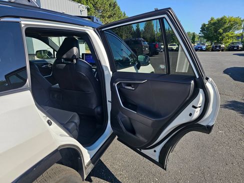 Used 2023 Toyota RAV4 XSE AWD/4WD image 12