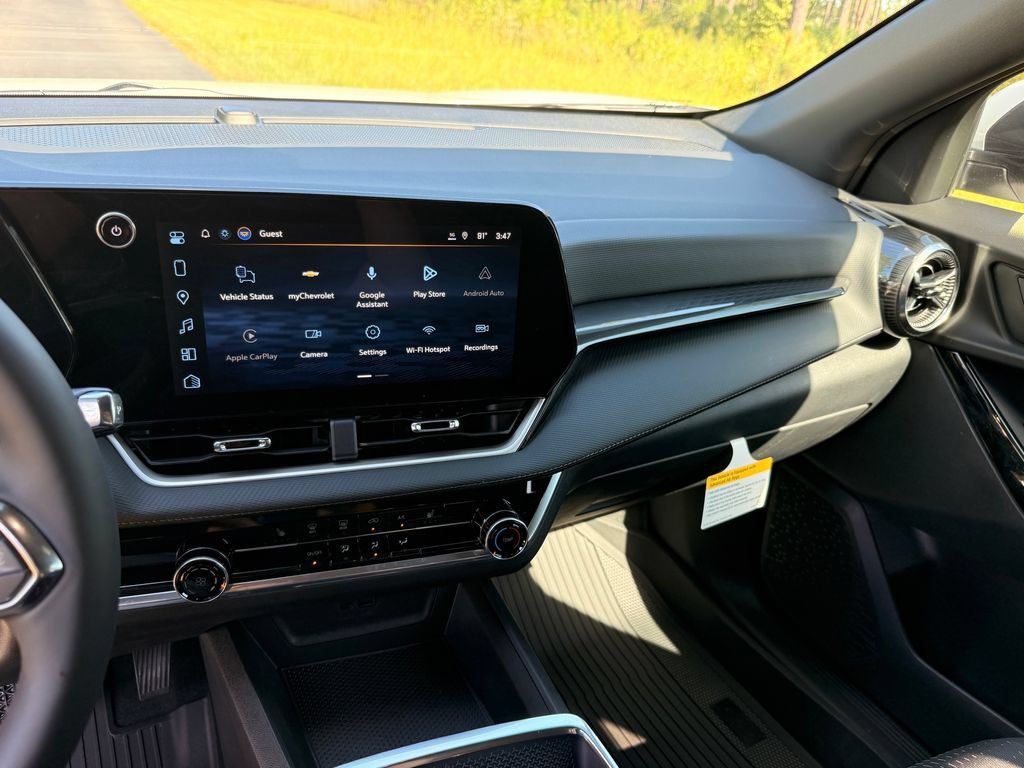 New 2027 Chevrolet Equinox LT w/ Safety and Technology Package FWD image 16