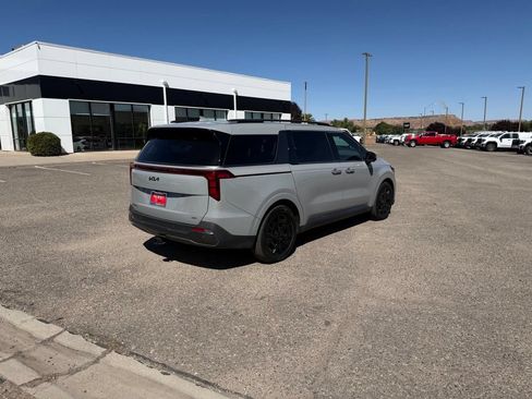 Used 2025 Kia Carnival SX FWD image 5