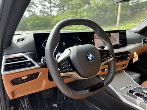 Used 2025 BMW 330i xDrive Sedan w/ Premium Package AWD/4WD image 16
