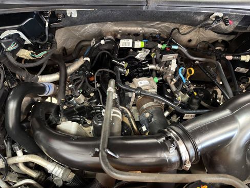 Used 2018 Ford F150 XL w/ Equipment Group 101A Mid AWD/4WD image 9