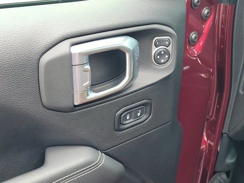 Used 2021 Jeep Gladiator Overland AWD/4WD image 16