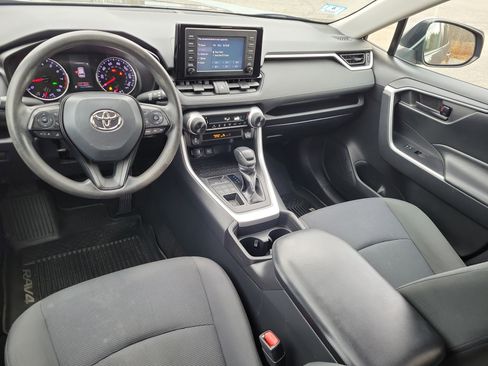 Used 2019 Toyota RAV4 LE image 19