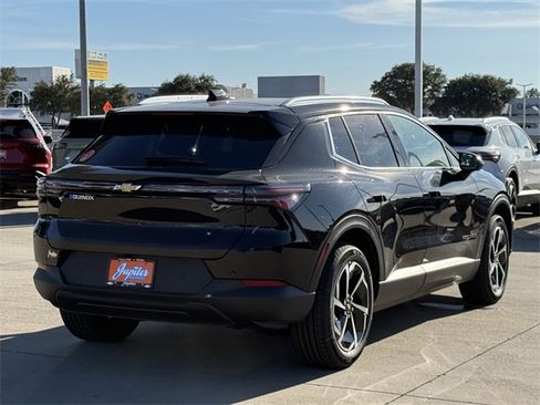 New 2026 Chevrolet Equinox EV LT image 4