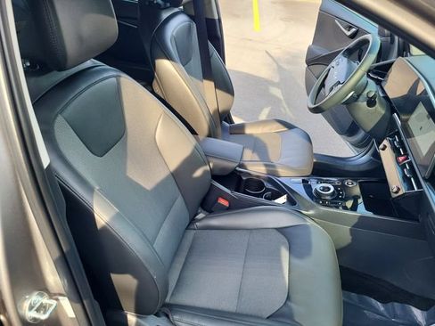 Certified 2023 Kia Niro EX FWD image 17
