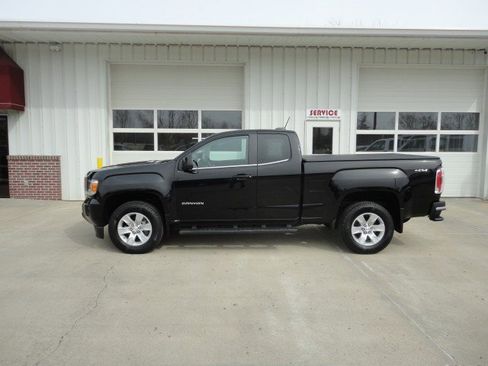 Used 2015 GMC Canyon SLE image 1