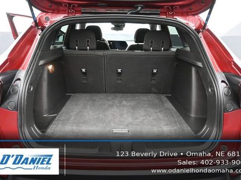Used 2024 Chevrolet Trax RS w/ Sunroof Package FWD image 37