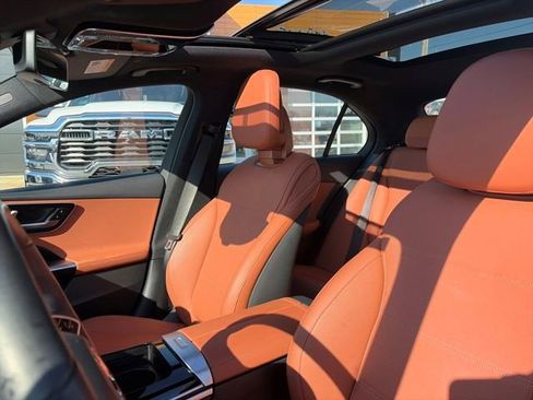 Used 2025 Mercedes-Benz C 300 4MATIC Sedan image 50