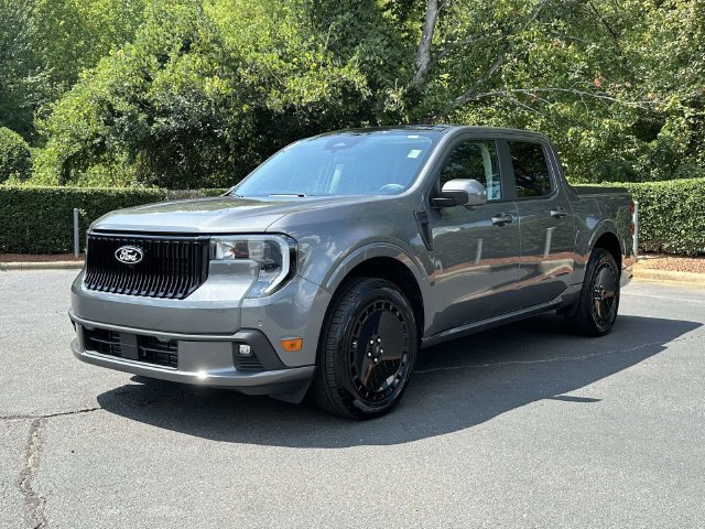 Used 2025 Ford Maverick Lobo AWD/4WD image 2