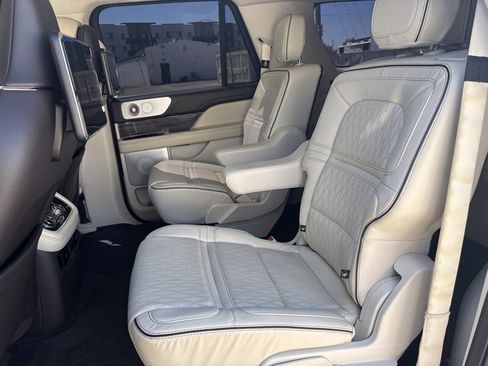 Used 2020 Lincoln Navigator L Black Label w/ Cargo Convenience Package AWD/4WD image 47