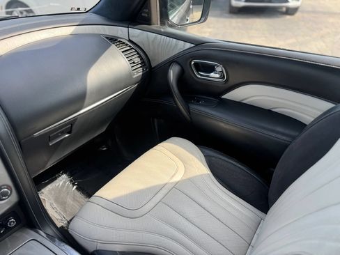 Used 2019 INFINITI QX80 Limited w/ All-Season Package AWD/4WD image 29